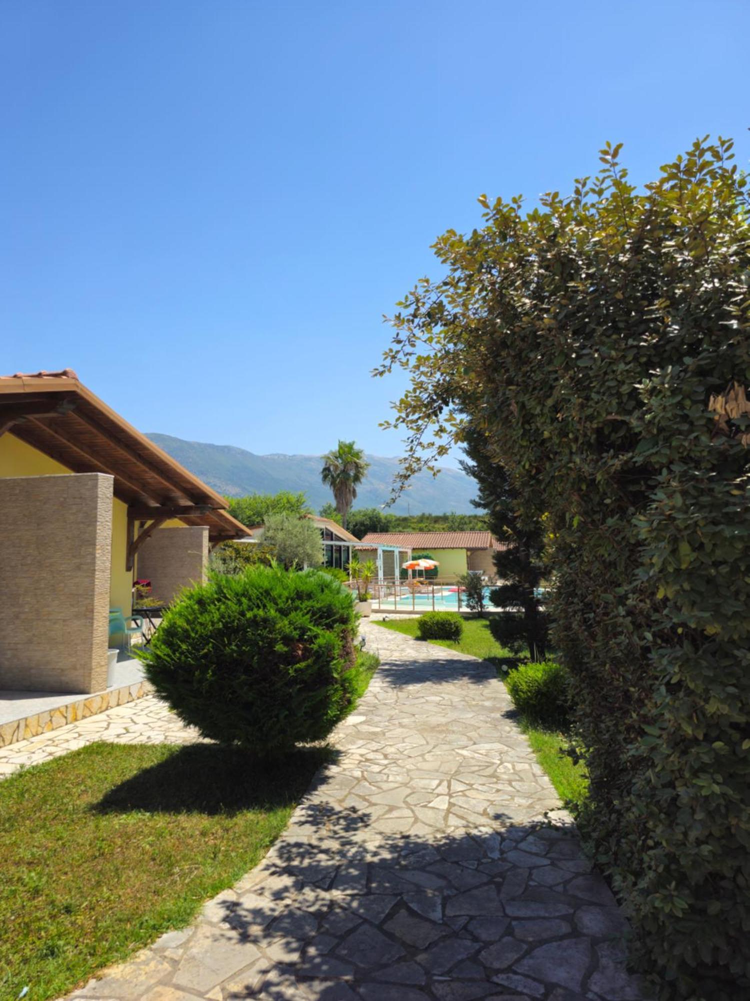 Resort Te Zagolli Orikum Exterior foto